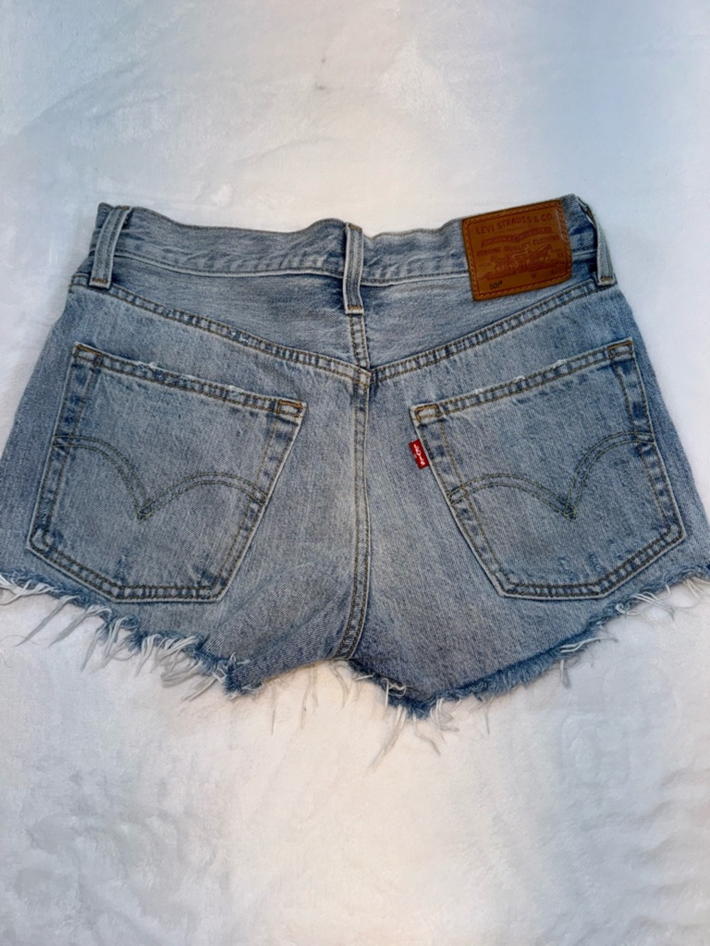 Levi's 501’s Shorty Bootie cut shorts! Light Wash Frayed Hem Button fly. Sz 25